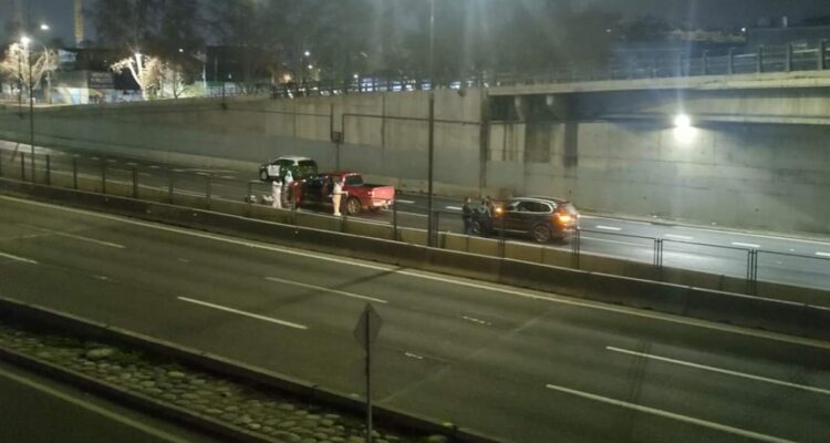 Delincuentes asesinan a conductor que frustró encerronas contra él y su esposa en Santiago