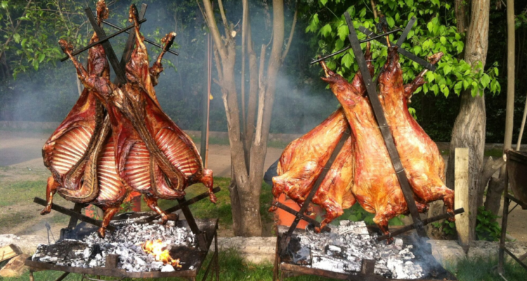 Cordero al paloen Taste Atlas