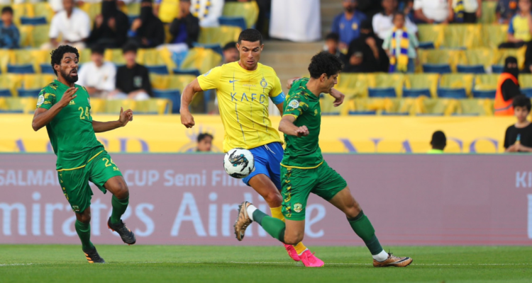 Cristiano Ronaldo vuelve a brillar y le da la victoria al Al-Nassr para disputar su primera Champions Árabe.
