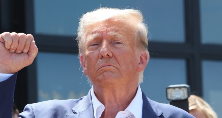 Citan a declarar a testigos del caso que podría llevar a la cuarta imputación de Trump