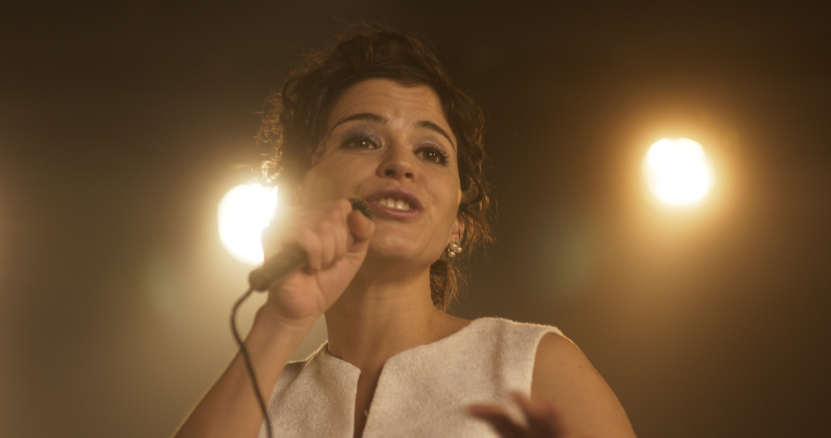 Daniela Benítez como Cecilia