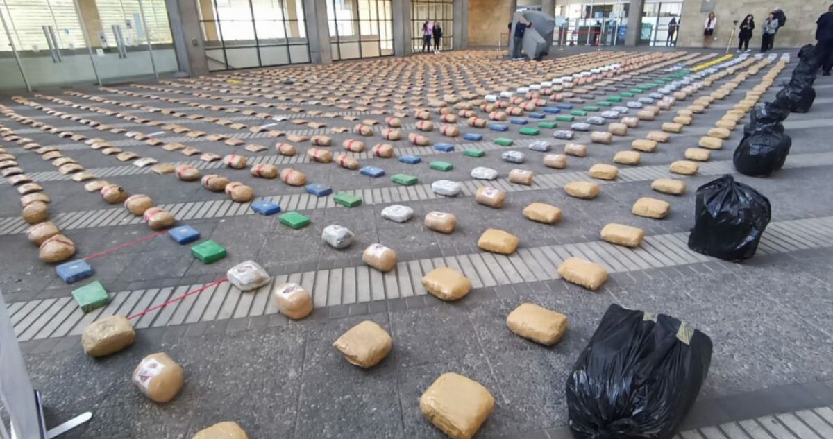 Dos operativos dejan casi una tonelada de droga decomisada y tres detenidos en el norte del país