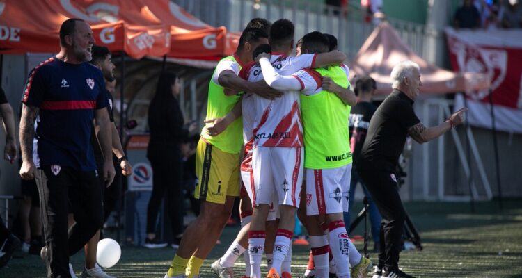 Deportes Copiapó derrotó en partidazo a Unión Española.