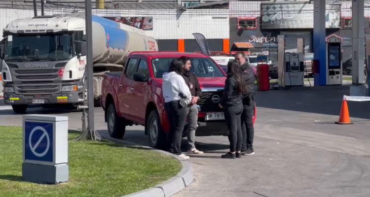 Detective frustra a tiros intento de robo ocurrido cuando inflaba neumáticos en Quinta Normal