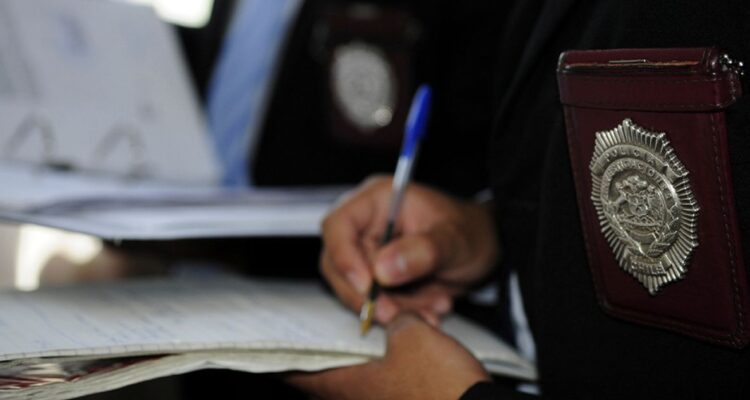 Intentó fugarse: capturan a delincuente con cuatro órdenes de detención y arresto domiciliario