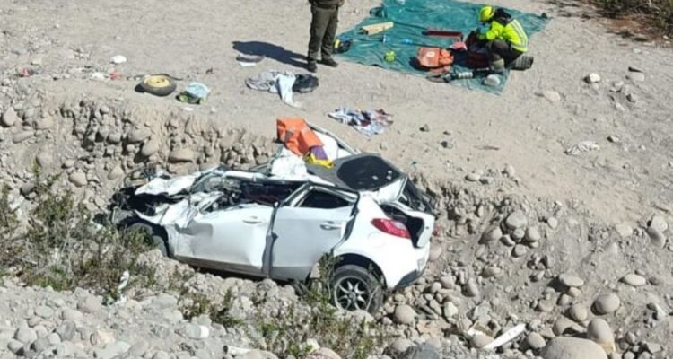 Accidente de tránsito deja al menos dos personas muertas en Arica