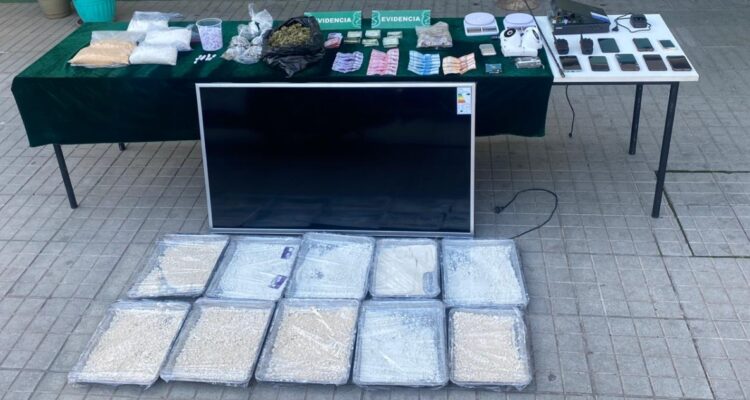 Encuentran un laboratorio clandestino de droga tras balacera en Bajos de Mena