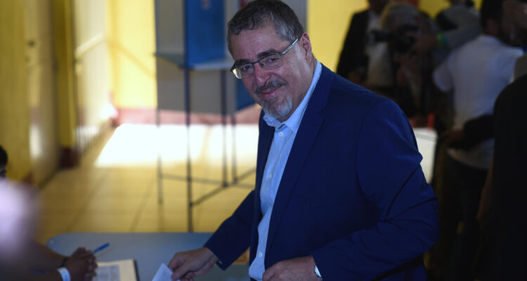 El académico progresista Bernardo Arévalo de León