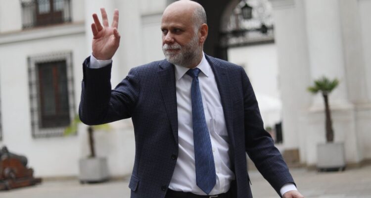 “Es una jornada de trabajo como otra”: Elizalde evita referirse a inminente cambio de gabinete