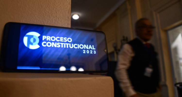 Encuesta Research Constitución