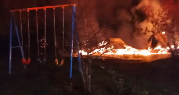 Destruyen una escuela durante segundo ataque incendiario en La Araucanía: fuego afectó a una capilla