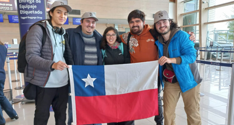 Estudiantes chilenos participan en misión lunar análoga en Suiza: “Se está democratizando el espacio”