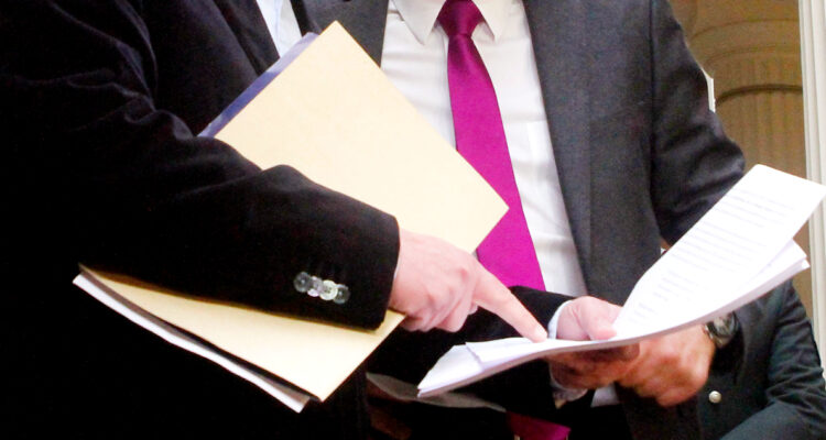 formalizan a notario suplente en los angeles