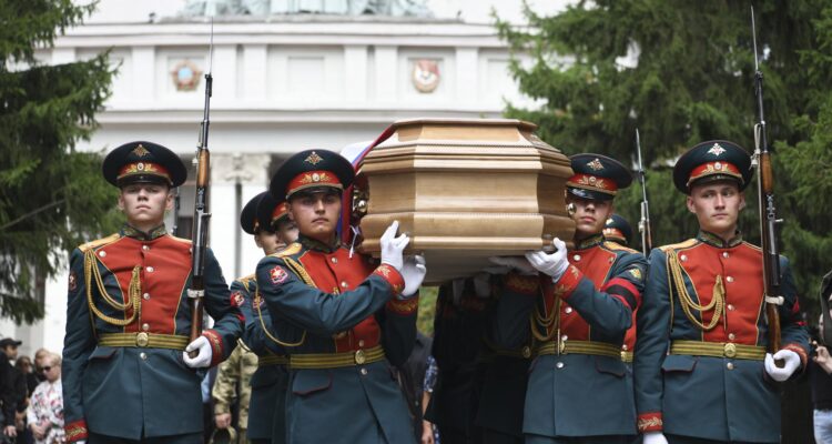 Funeral del fotoperiodista ruso Rostislav Zhuravlev el 28 de julio de 2023