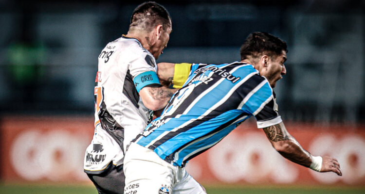 Gary Medel con Luis Suárez – Vasco vs Gremio