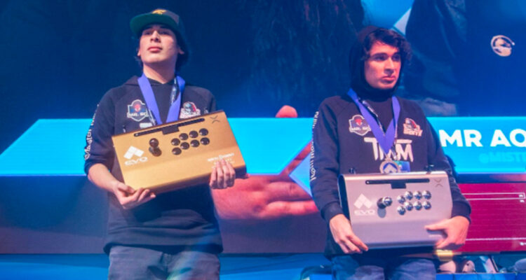 Chilenos lograron segundo y tercer lugar en campeonatos de EVO 2023, donde jugaron más de 70 países