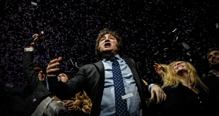 “El gobierno se comió un cachetazo enorme”: Milei tras salto del dólar blue y resultados de las PASO