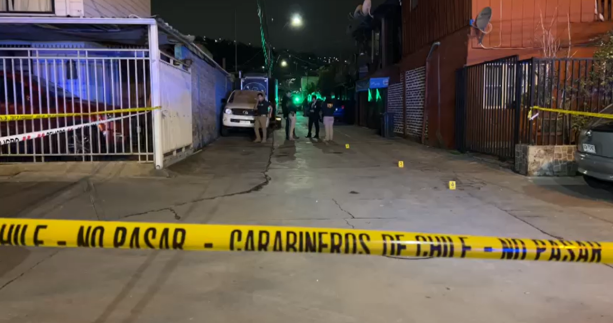 Persona muere apuñalada en plena vía pública en Las Condes