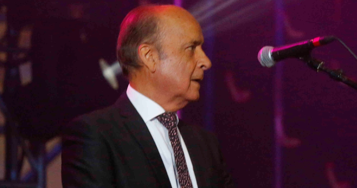 Horacio Saavedra se recupera tras operación: “En vez de una, tenía tres hernias”