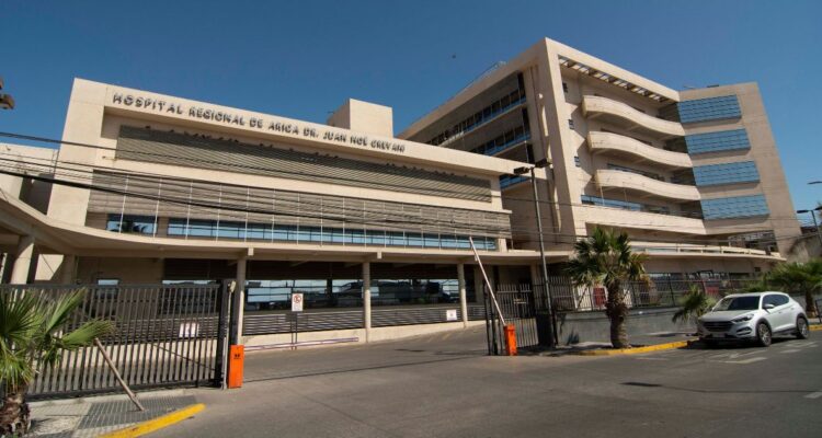 PDI investiga caída de niña de 5 años desde tercer piso en Arica: Está con riesgo vital