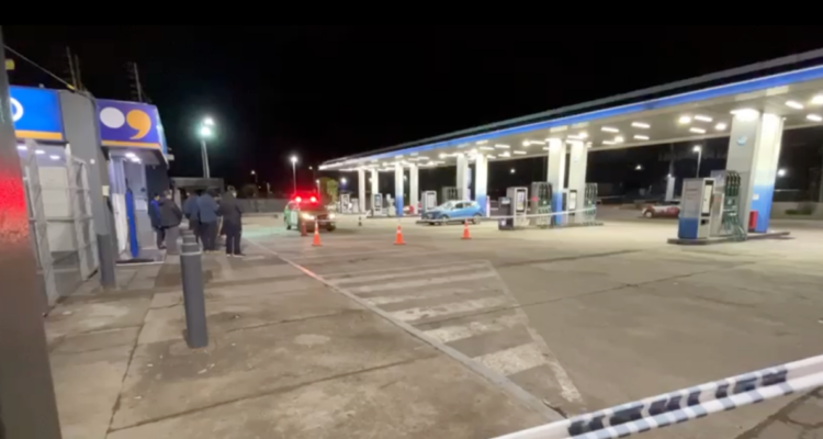 Conductor muere asesinado a tiros tras presunto ajuste de cuentas en servicentro de Huechuraba