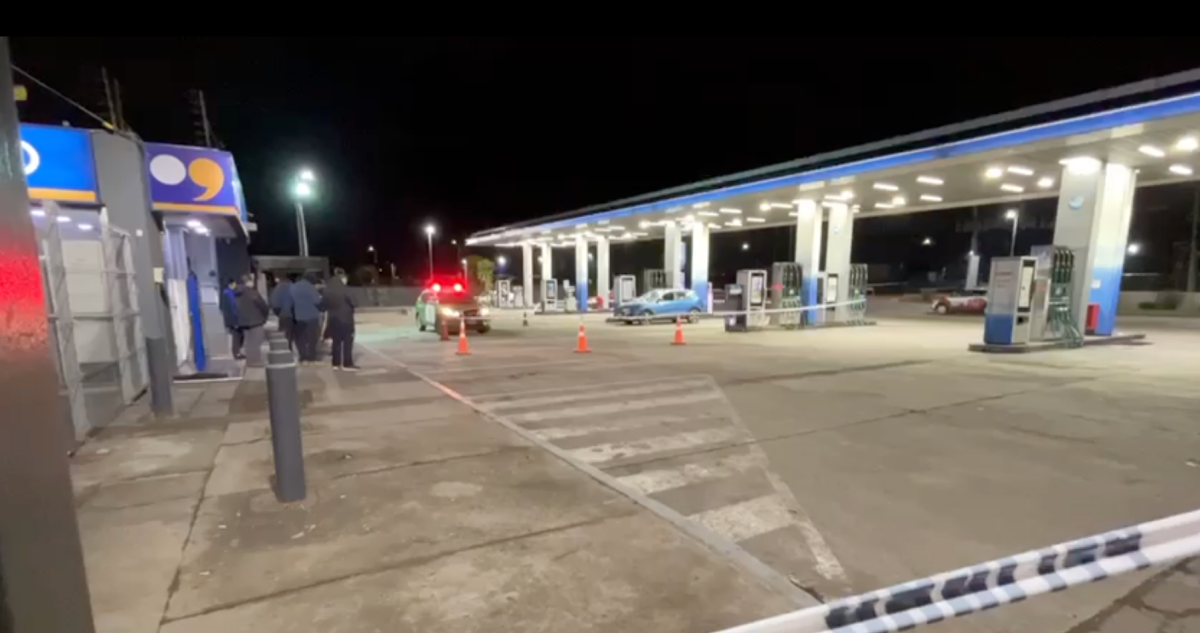 Conductor muere asesinado a tiros tras presunto ajuste de cuentas en servicentro de Huechuraba
