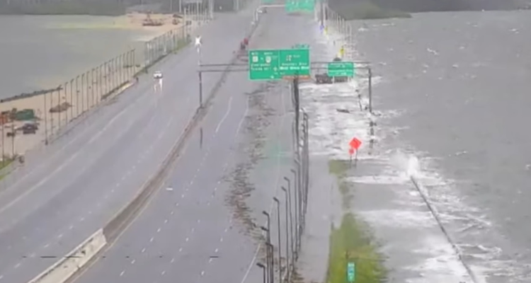 Captura de una cámara en vivo desde el suroeste de Florida