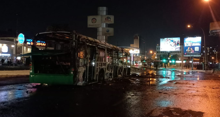 incendian bus santiago