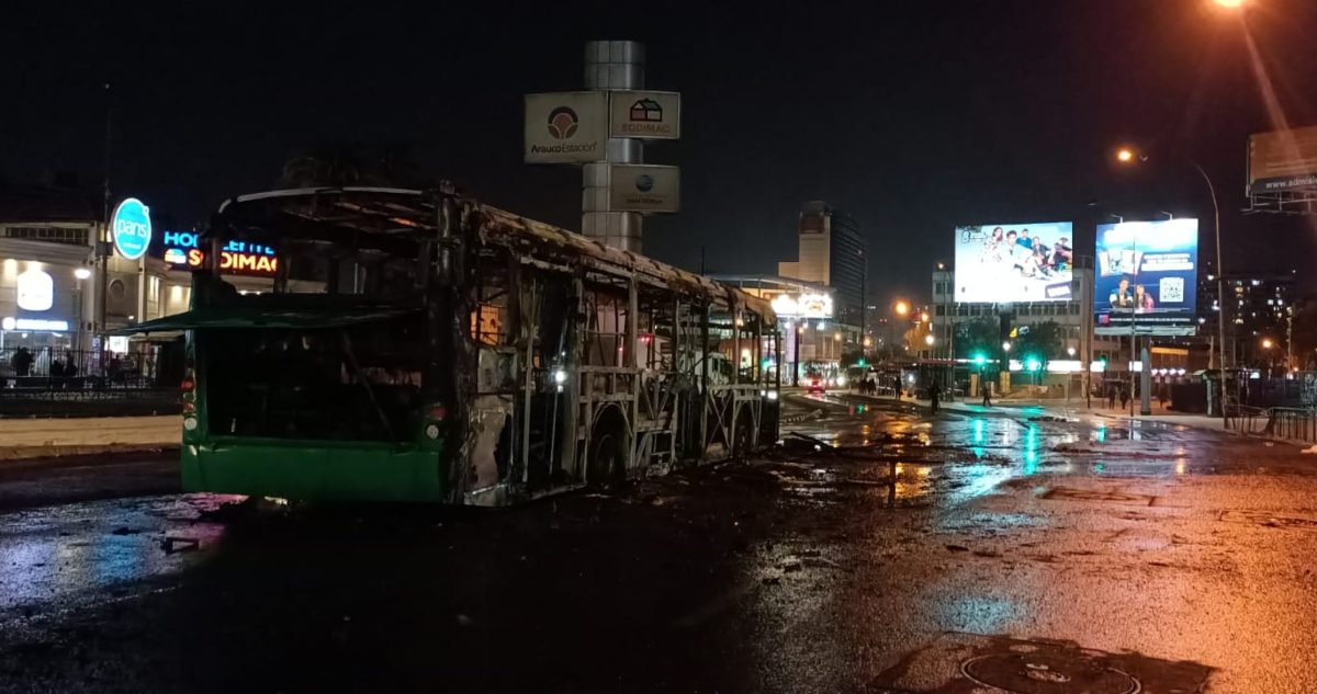 incendian bus santiago