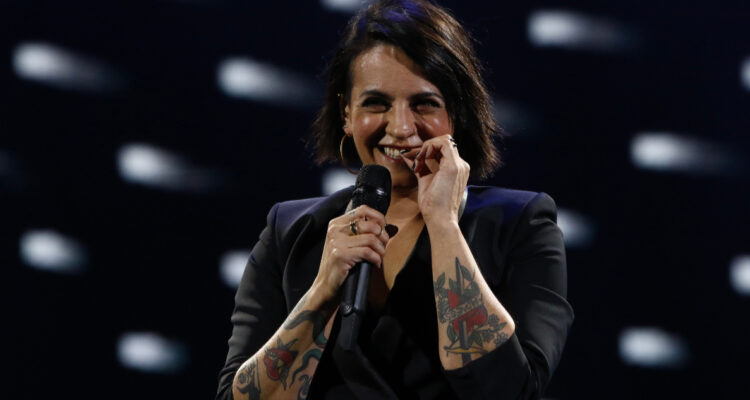 “Tu gótica favorita”: Jani Dueñas anunció su retorno a los escenarios tras pifias en Viña 2019