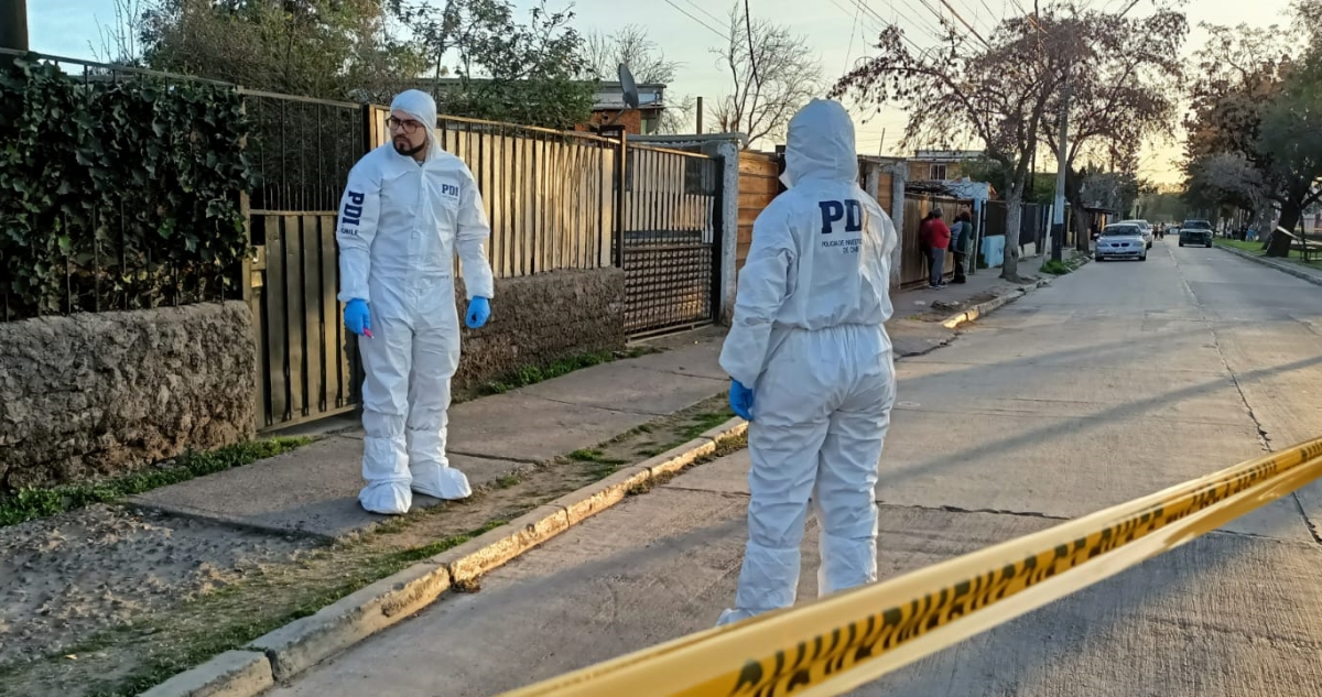Balean a cinco personas que estaban fuera de un domicilio en La Granja