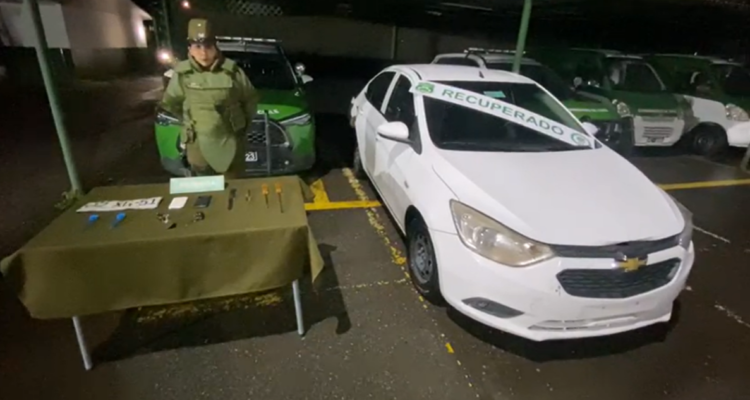 Dos detenidos tras persecución en La Pintana: los indagan por asalto en una vivienda