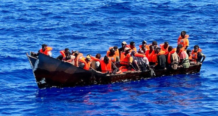 Más de 40 muertas deja nuevo naufragio frente a isla italiana de Lampedusa