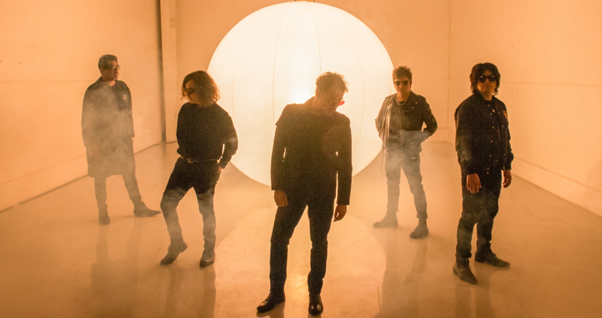 Los Bunkers lanzan “Infiel”, su bailable reencuentro con las discotecas: “Está basado en una fantasía”