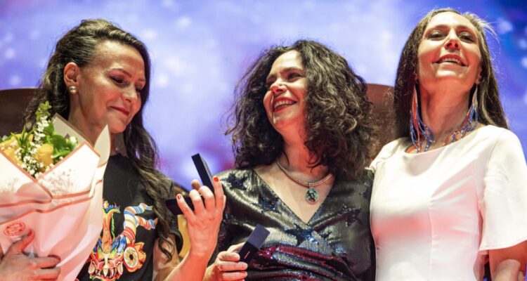 Los Jaivas reunieron a sus hijas en primer concierto aniversario por sus 60 años