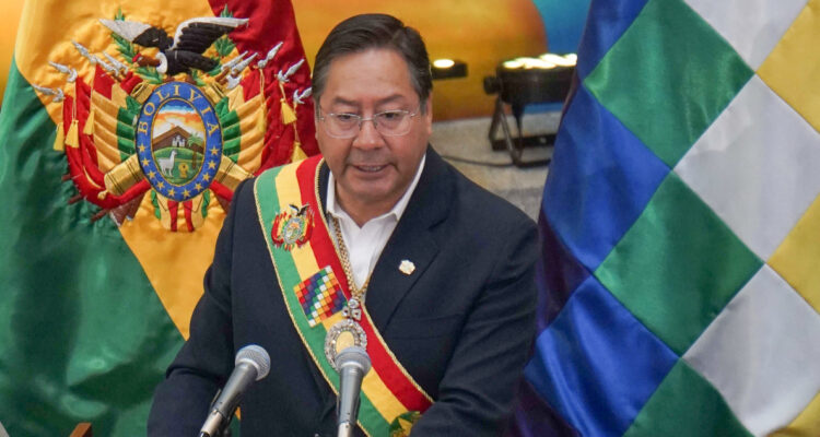 Bolivia: Arce dice que dolarización de la economía “es el peor camino” y alude a Argentina y Milei