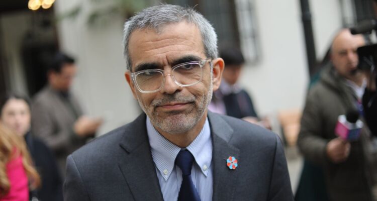 Ministro Cordero y plan para buscar a detenidos desaparecidos: “Todos lo consideran una obligación”