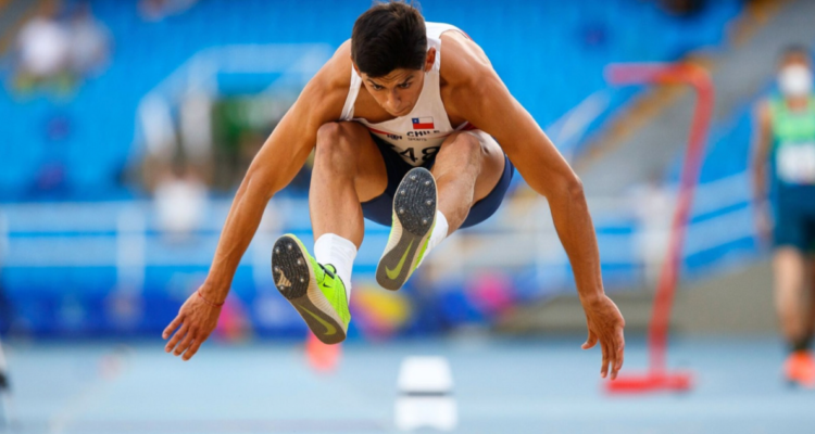 Luis Reyes, una de las cartas más fuertes para la final de Salto Triple en Santiago 2023.