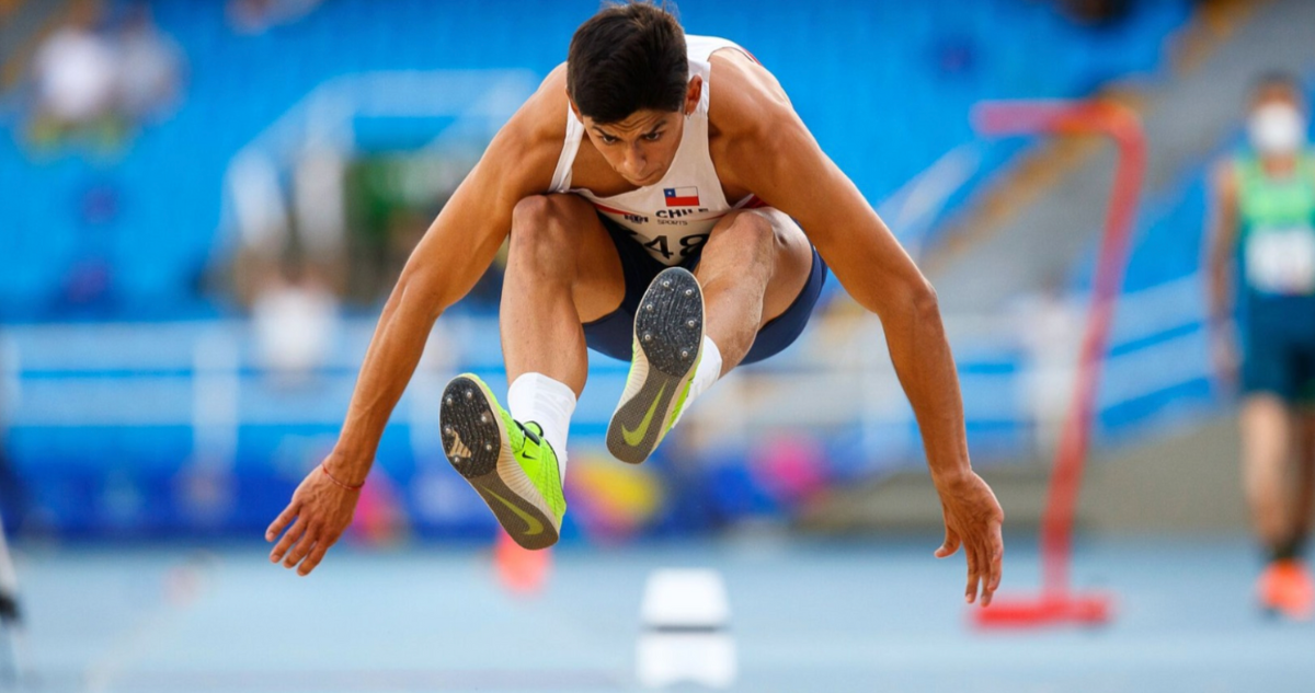 Luis Reyes, una de las cartas más fuertes para la final de Salto Triple en Santiago 2023.