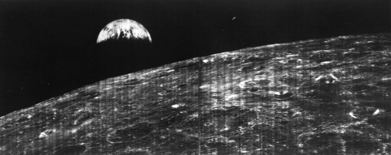 Se cumplieron 57 años de la primera foto de la Tierra desde la Luna: ¿Cómo se vio y quién la tomó?