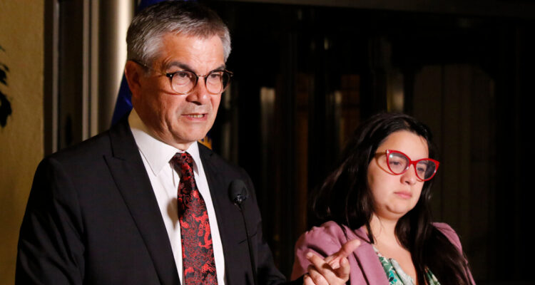 Ministro Marcel defiende a Javiera Martínez: “Es probablemente la mejor directora de Presupuestos”