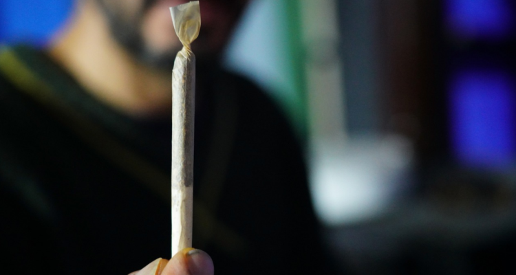 El desconocido riesgo del consumo de marihuana relacionado con altos niveles de metales en la sangre