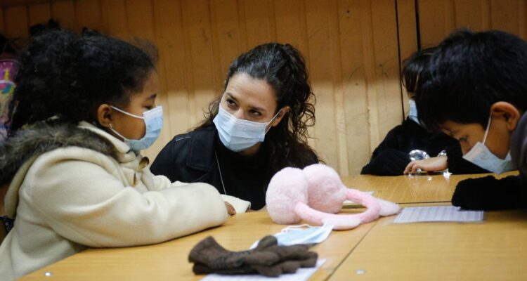 Minsal alerta por aumento de circulación de virus respiratorio y mantiene uso de mascarillas