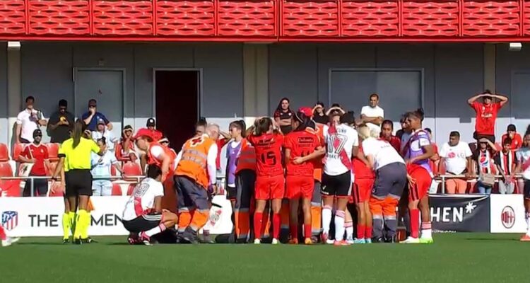 Milagros Otazú preocupó en el duelo entre River Plate y América de Cali.