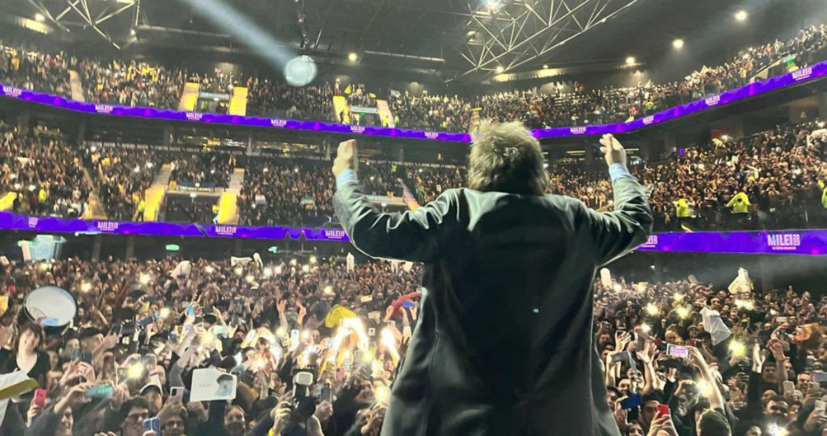 “La casta tiene miedo”: Milei cierra su campaña con un estadio lleno y amenazando a la clase política