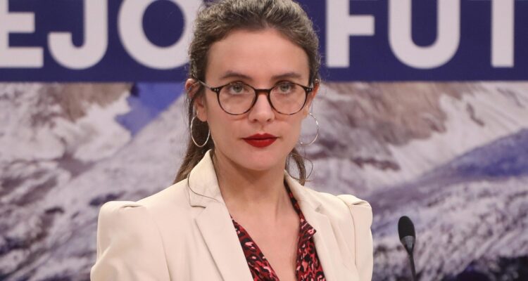 Ministra Vallejo por reforma de pensiones