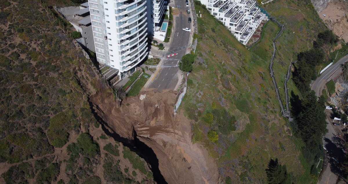 ministra Obras Públicas socavón