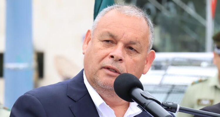 Mundaca por querella presentada por la UDI por convenios del GORE