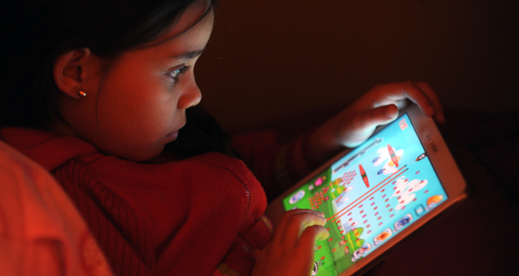 Uso de pantallas ¿Qué deben hacer los padres?