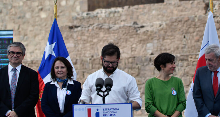 “Gobierno ideologizado”: Oposición critica ‘falta de claridad’ en la Estrategia Nacional del Litio